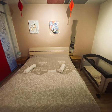 Flat For Up To 4 People In Dresden-Striesen Apartamento Exterior foto